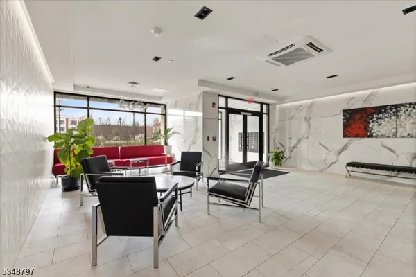 $3,950 | 450 Springfield Avenue, Unit 301, Berkeley Heights, NJ 07922