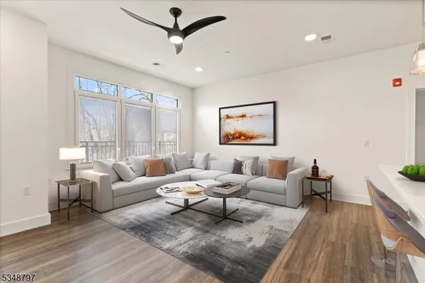 $3,950 | 450 Springfield Avenue, Unit 301, Berkeley Heights, NJ 07922