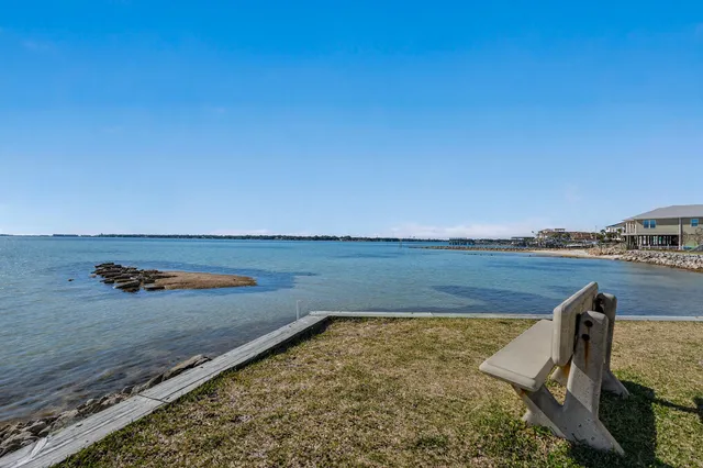 $212,000 | 101 Old Ferry Road, Unit 20C, Shalimar, FL 32579