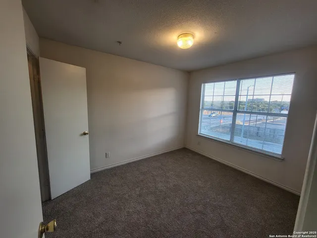 $1,195 | 10006 Vasso View, Unit 4, Converse, TX 78109
