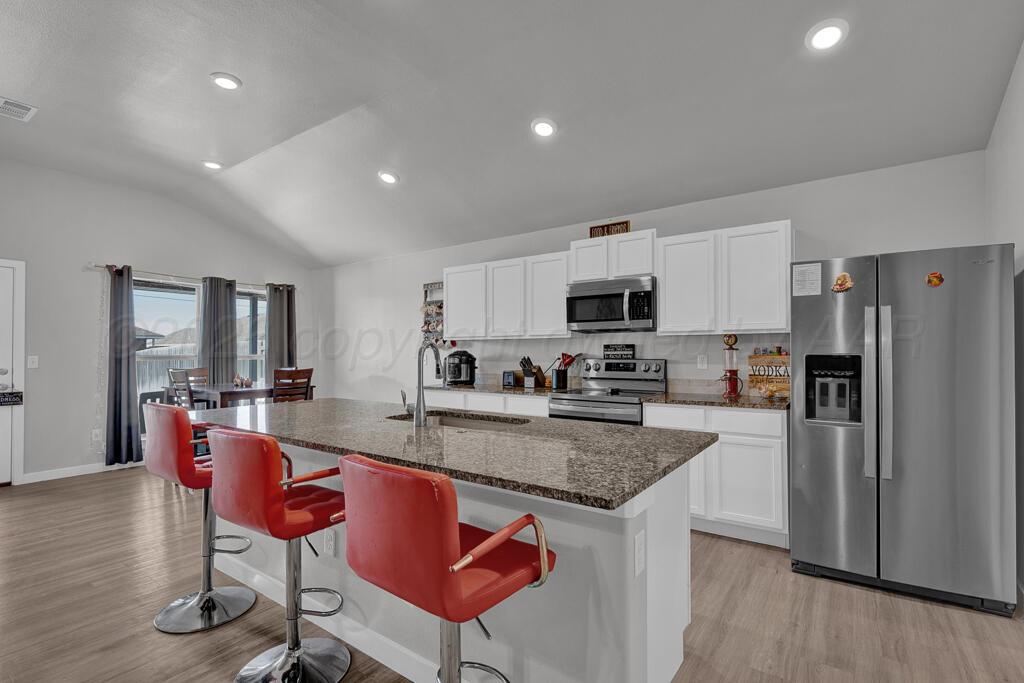 7210 Hart Road Amarillo, TX 79118 - Photo 10 of 24 kitchen 2