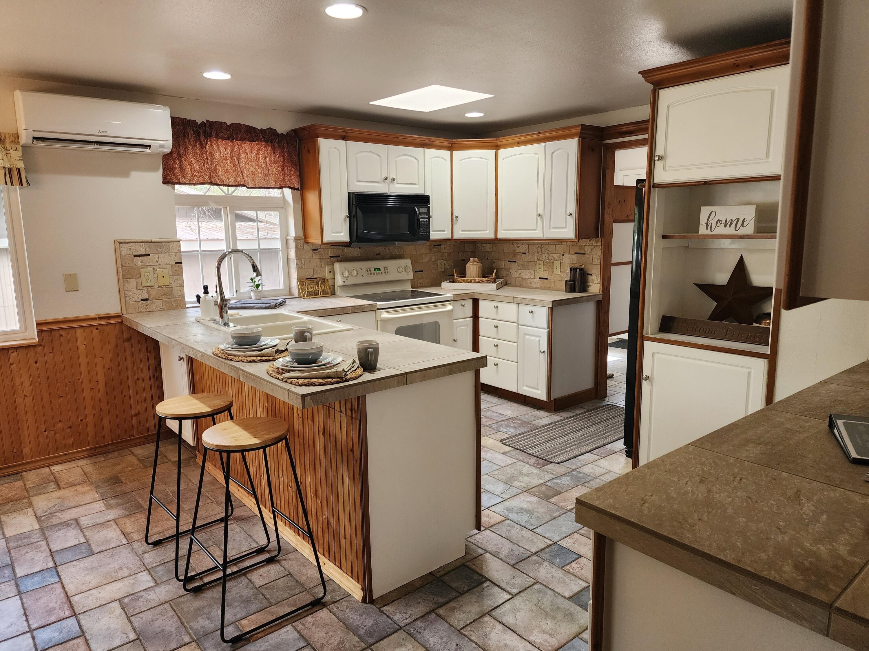 16506 Sprague Loop La Pine, OR 97739 - Photo 17 of 53 kitchen 2