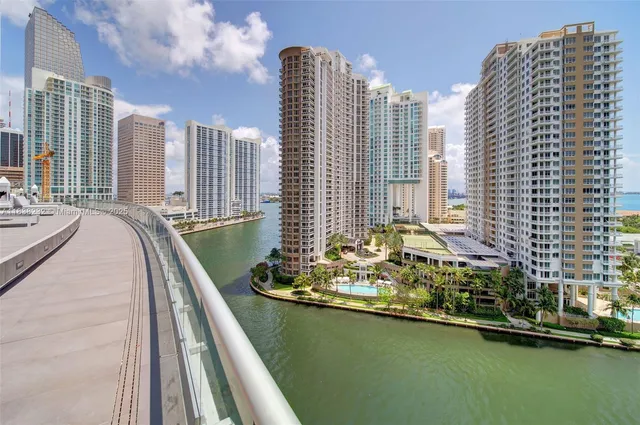 $4,695 | 495 Brickell Avenue, Unit 4209, Miami, FL 33131