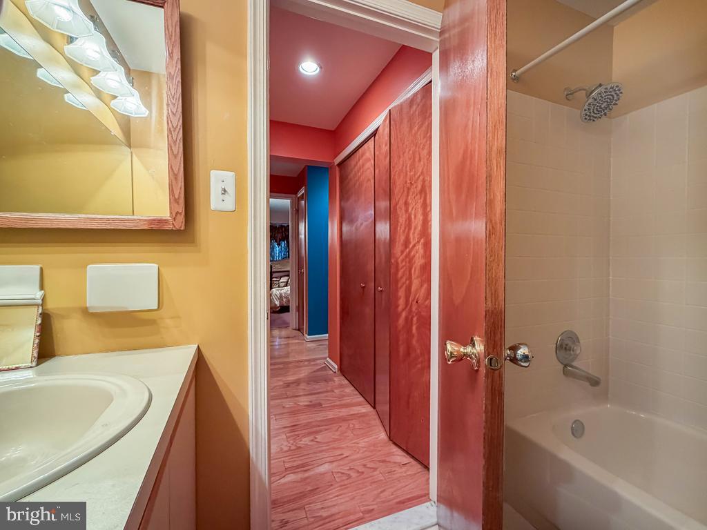 72203 Delaire Landing Road, Unit 203 Philadelphia, PA 19114 - Photo 21 of 32