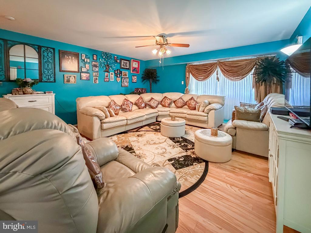 72203 Delaire Landing Road, Unit 203 Philadelphia, PA 19114 - Photo 7 of 32