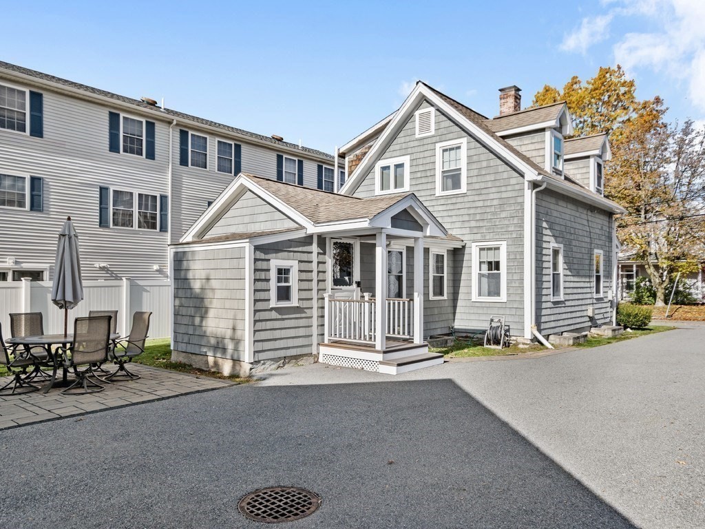 29 Ash Street Waltham, MA 02453 - Photo 34 of 37