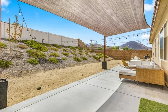 a view of a house with outdoor space
