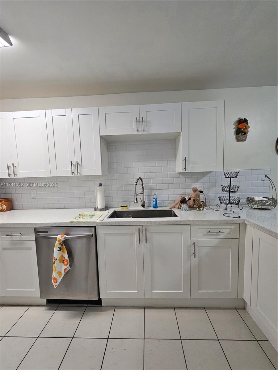 Mango Hill Hialeah, FL 33012 - Photo 4 of 23