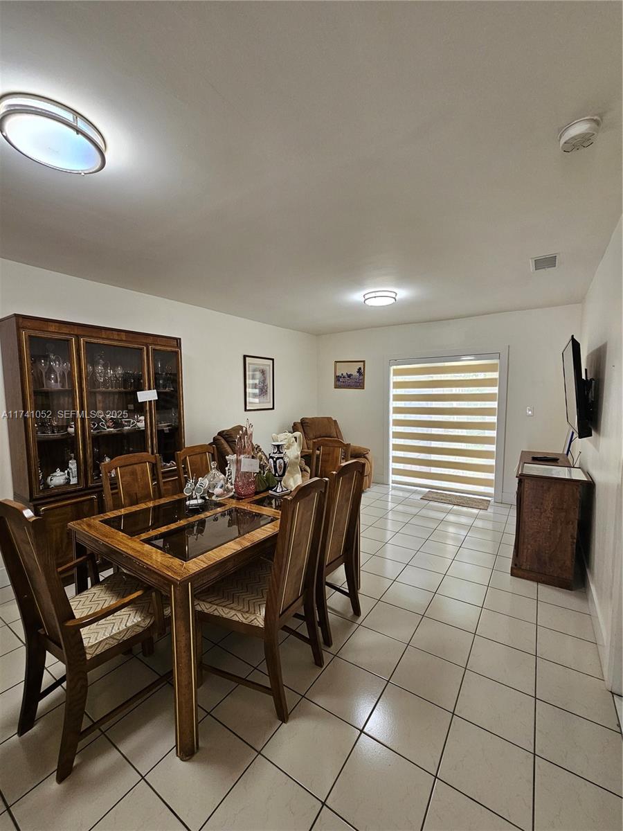 Mango Hill Hialeah, FL 33012 - Photo 8 of 23