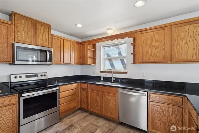 $590,000 | 114 Weaver Street Northeast, Orting, WA 98360