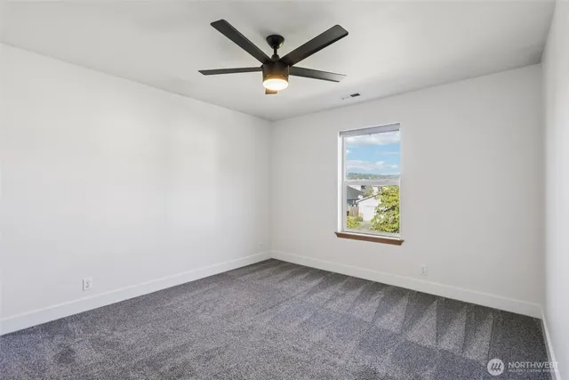 $590,000 | 114 Weaver Street Northeast, Orting, WA 98360