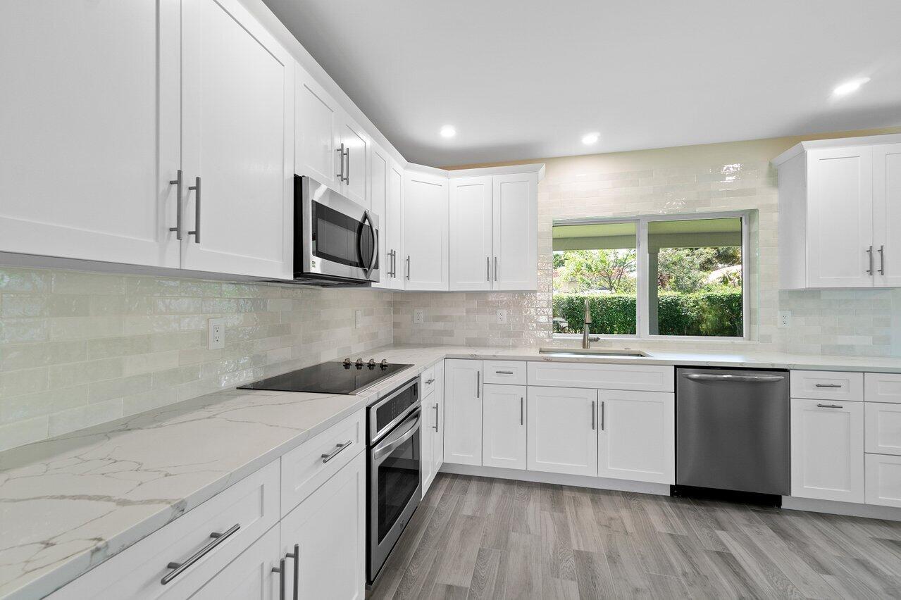 928 Southwest 4th Street Boca Raton, FL 33486 - Photo 8 of 37 012-928Southwest4thStreet-BocaRaton-FL-3