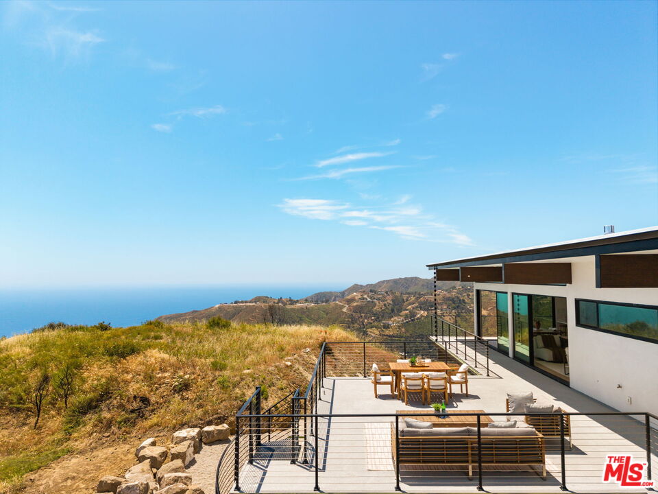 2165 Little Las Flores Road Topanga, CA 90290 - Photo 36 of 40