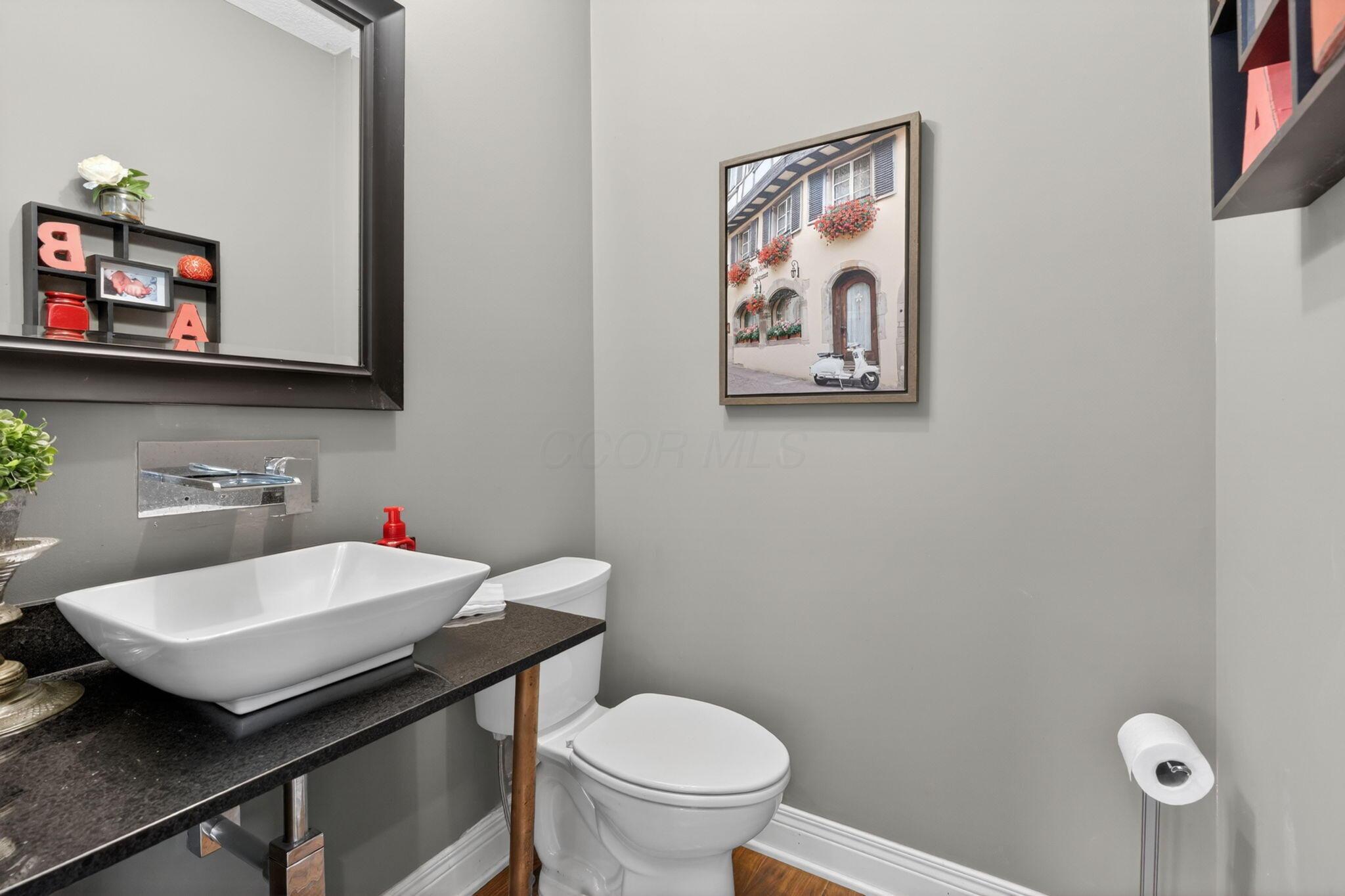3951 Clotts Road Columbus, OH 43230 - Photo 16 of 37 16 - Half Bath