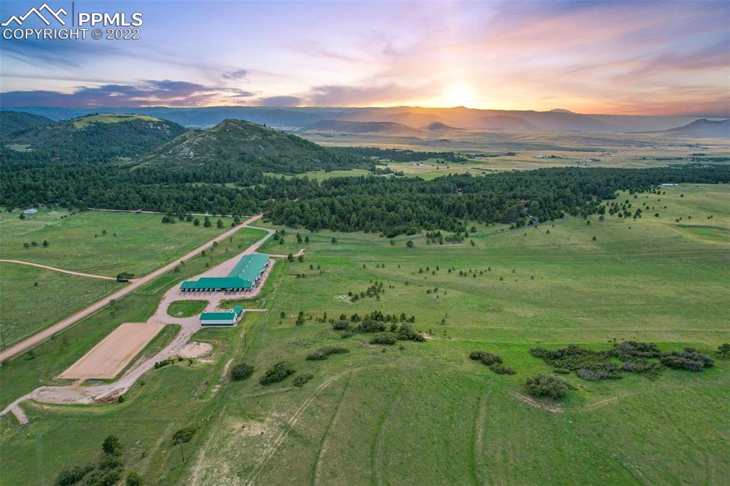 3833 Lorraine Road Larkspur, CO 80118 - Photo 27 of 40 a view of an ocean from a balcony