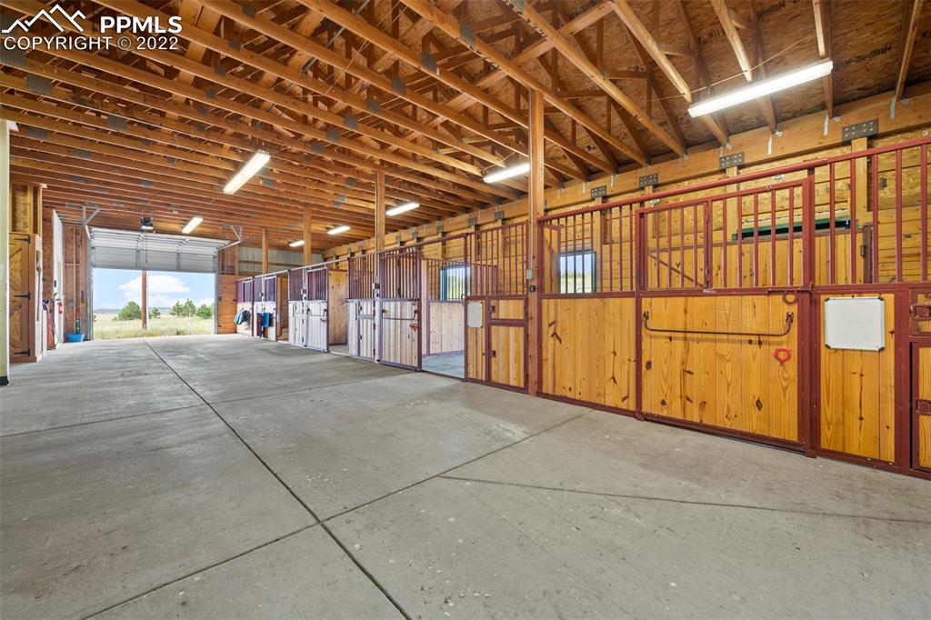 3833 Lorraine Road Larkspur, CO 80118 - Photo 33 of 40 a view of a garage