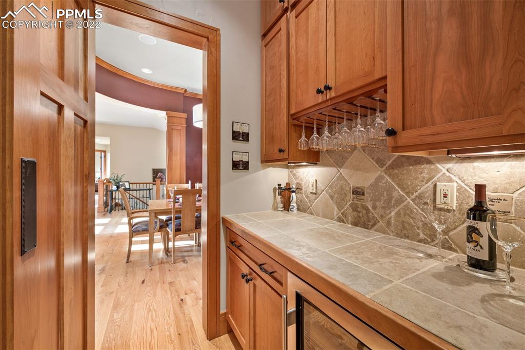 3833 Lorraine Road Larkspur, CO 80118 - Photo 8 of 40 a kitchen with a sink and cabinets