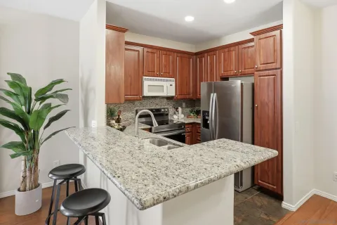$624,999 | 550 Camino De La Reina, Unit 107, San Diego, CA 92108