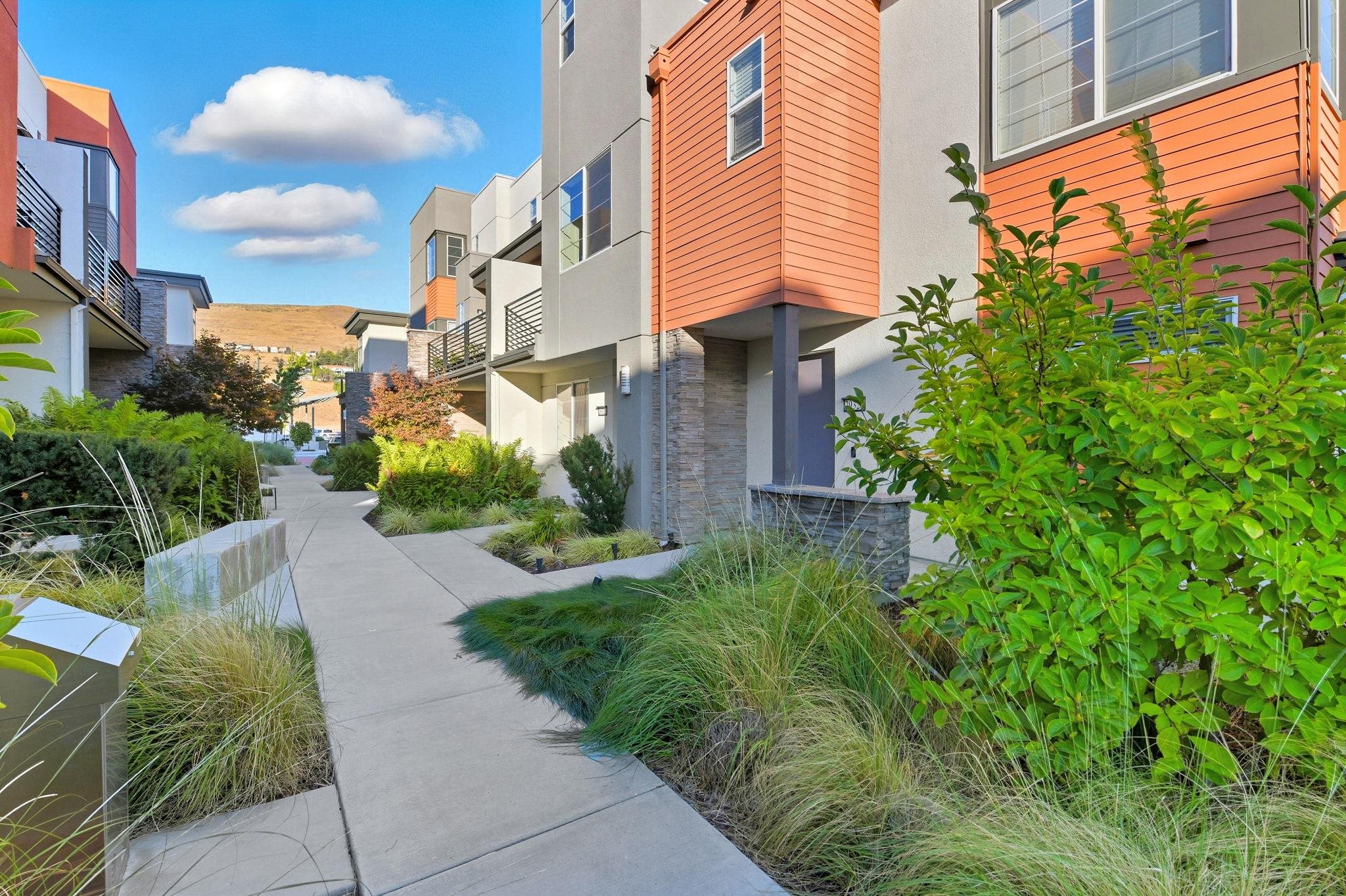 29322 Hub Lane Hayward, CA 94544 - Photo 3 of 34