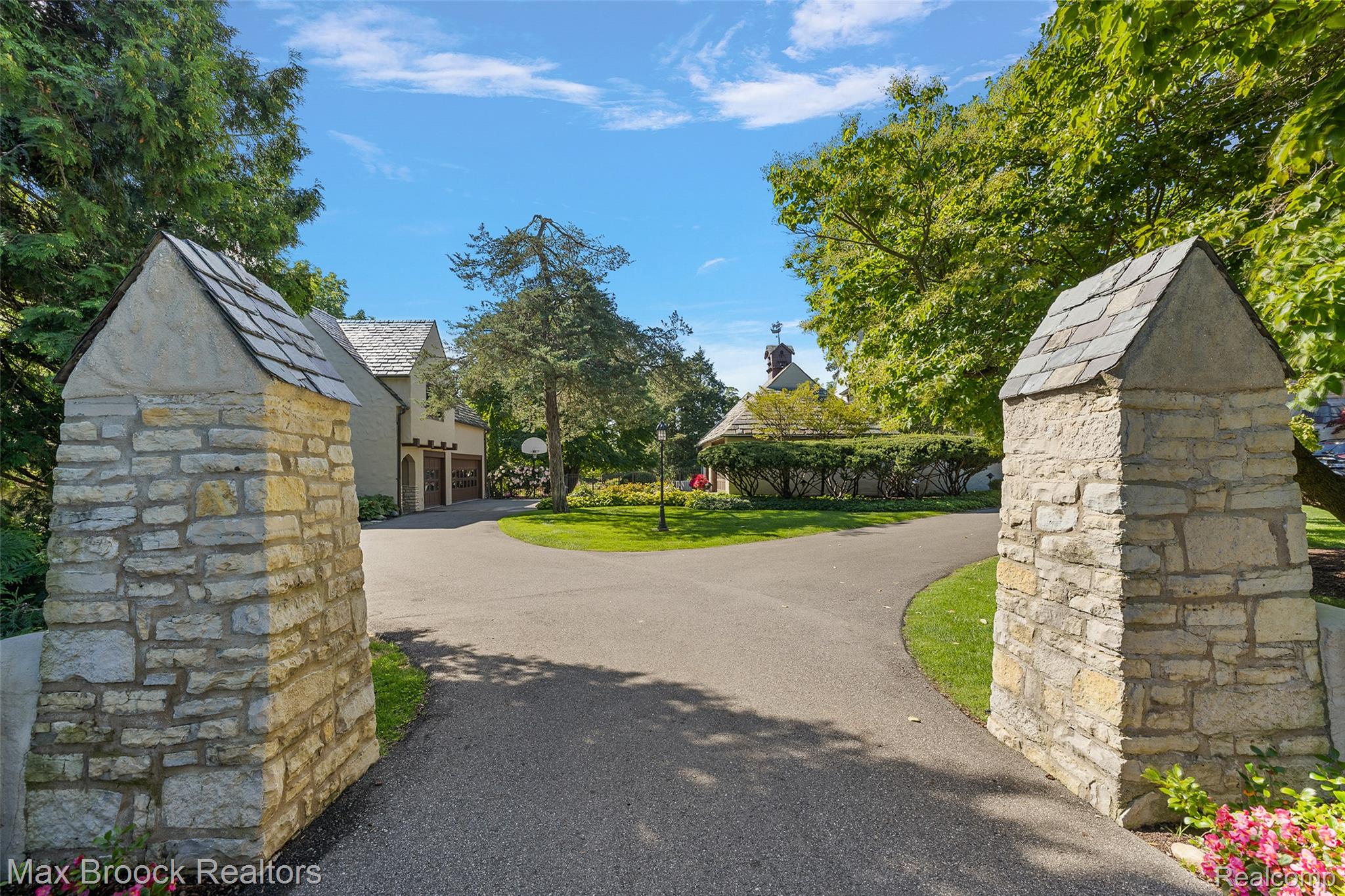 65 Lone Pine Road Bloomfield Hills, MI 48304 - Photo 42 of 63 65 Lone Pine 2026-1.jpg