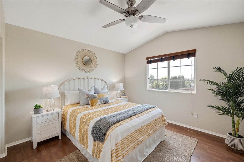 2786 Border Avenue Torrance, CA 90501 - Photo 26 of 47 a bedroom with bed and a window