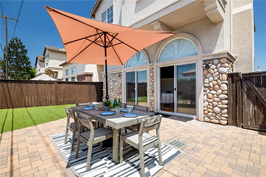 2786 Border Avenue Torrance, CA 90501 - Photo 8 of 47 a outdoor space with furniture