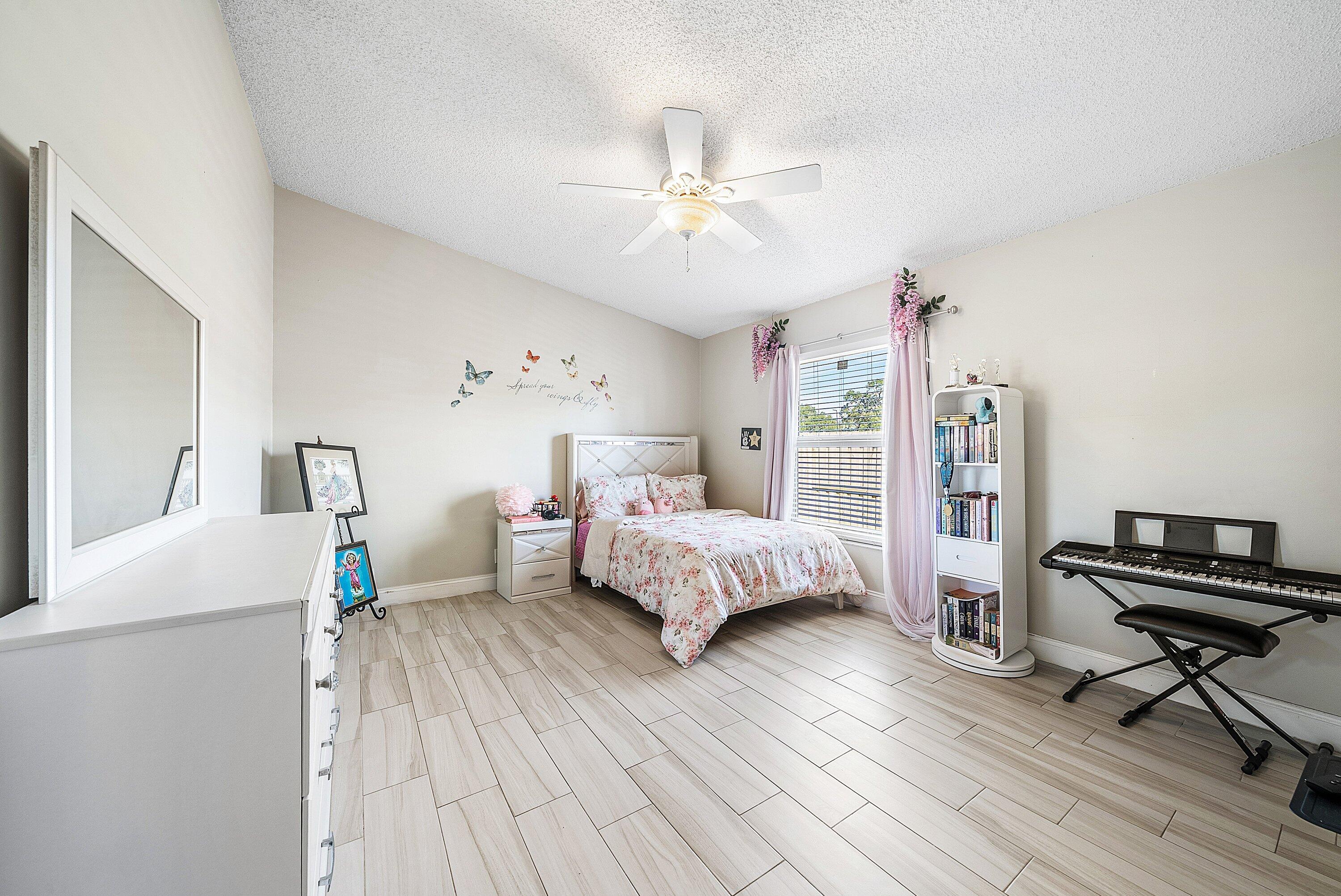 16 Ripley Way Boynton Beach, FL 33426 - Photo 18 of 29 SPACIOUS Second Bedroom