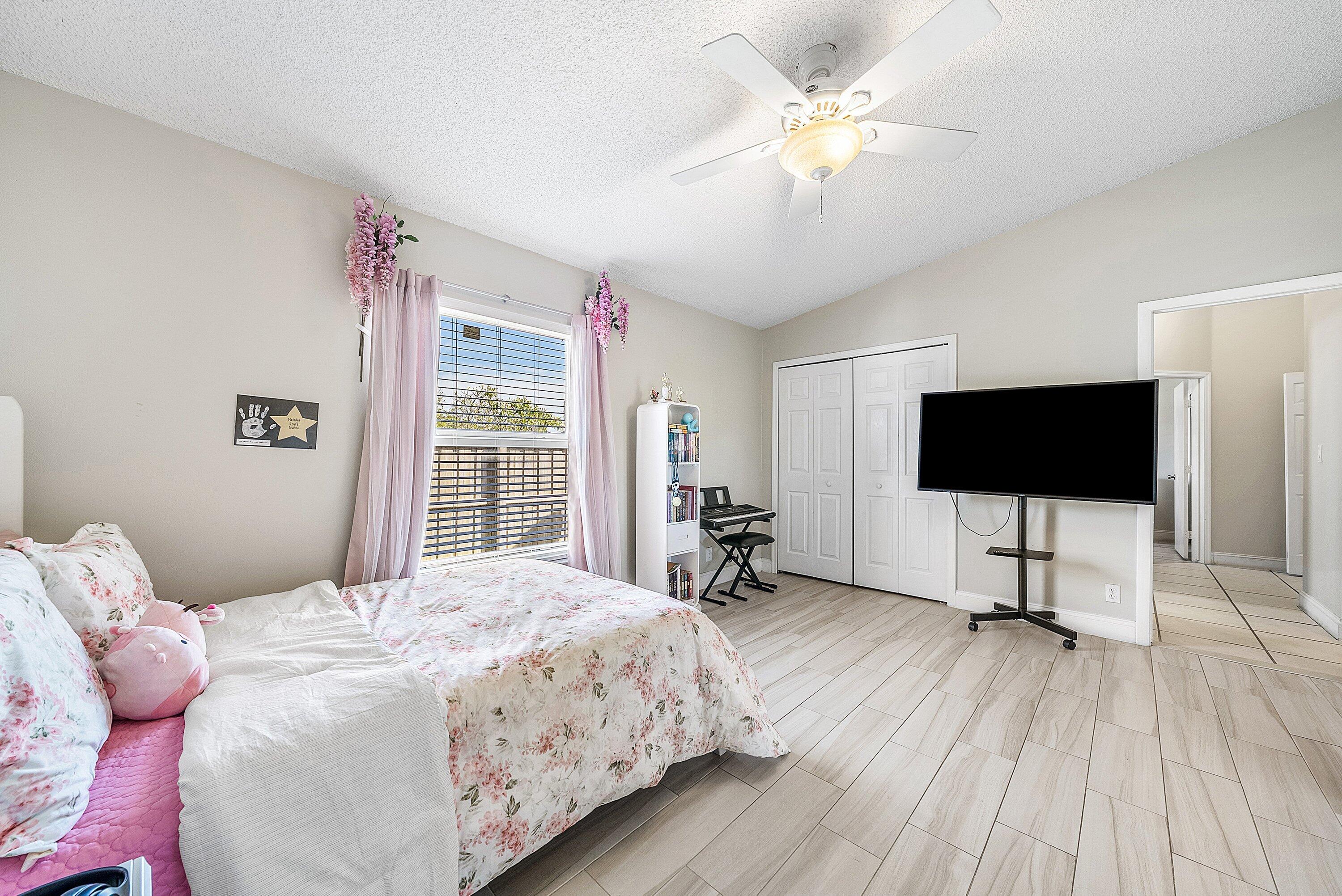 16 Ripley Way Boynton Beach, FL 33426 - Photo 19 of 29 Light & Bright w/ Private Back Yard View