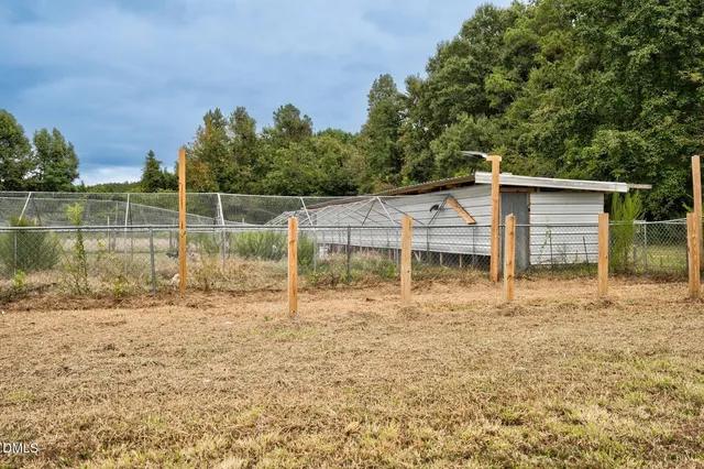 a view of an outdoor space with yard
