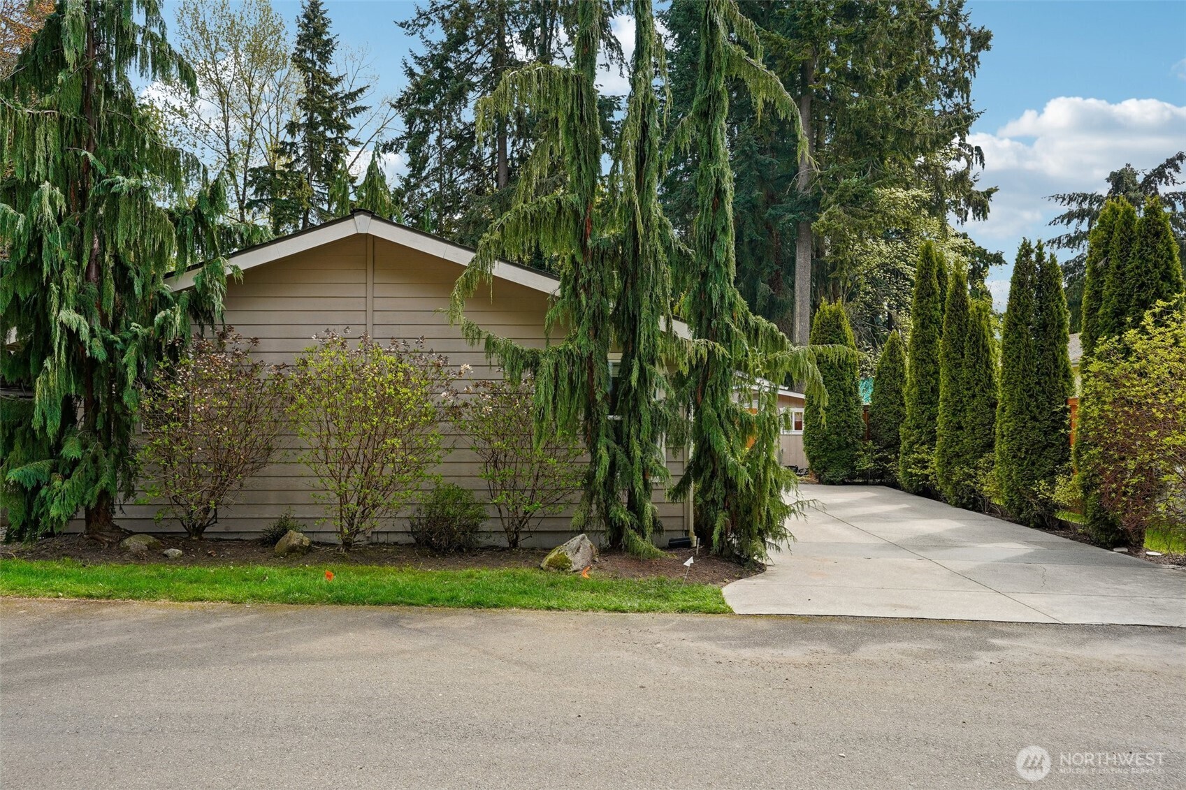 3308 206th Place Southeast Bothell, WA 98012 - Photo 2 of 37