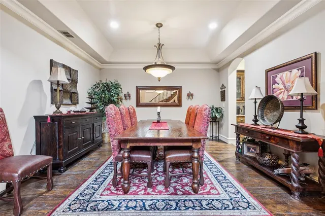 a view of a livingroom with furniture