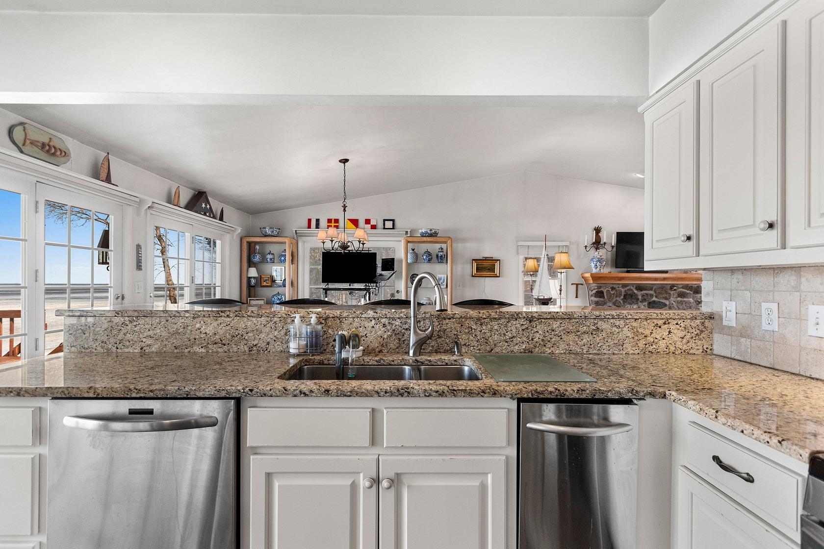 5141 Edgewater Beach Road Green Bay, WI 54311 - Photo 17 of 27