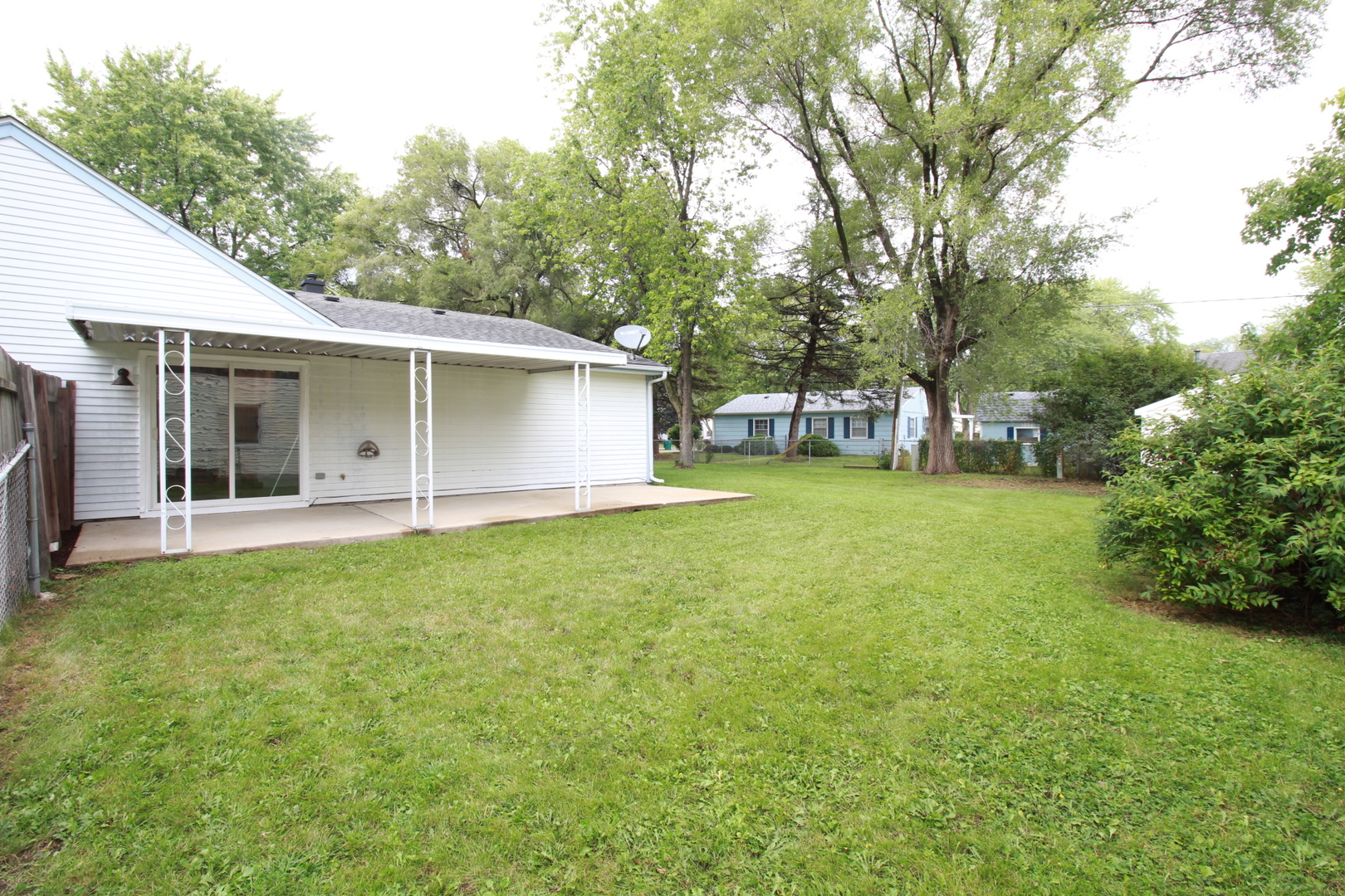 55 Amesbury Road Montgomery, IL 60538 - Photo 2 of 4
