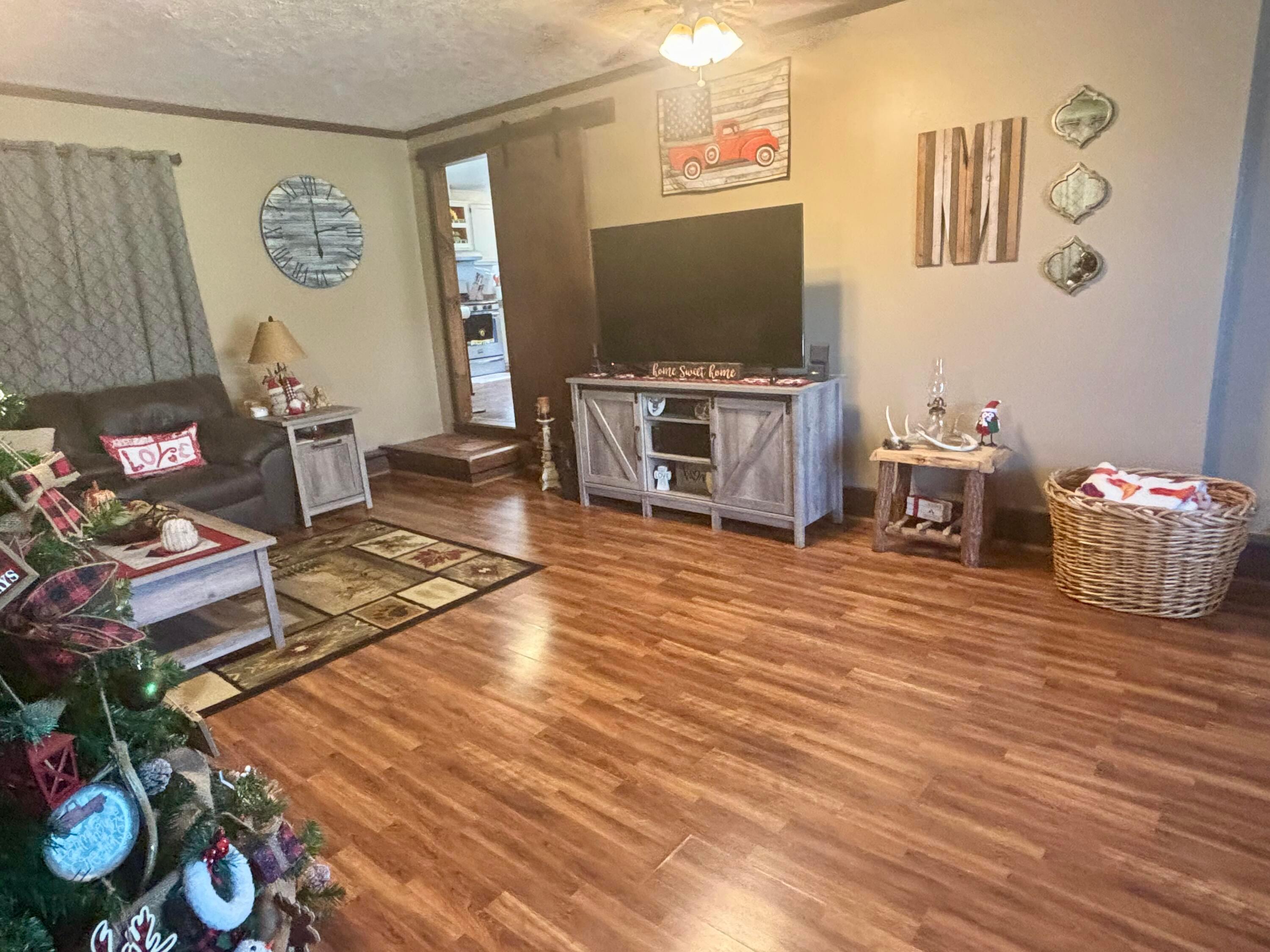 1586 Parrett Road Greenfield, OH 45123 - Photo 14 of 33 IMG_8796