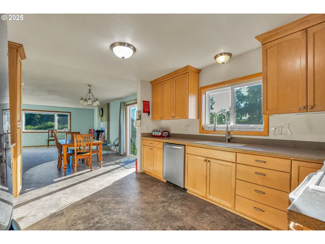 $700,000 | 10787 South Heinz Road, Canby, OR 97013