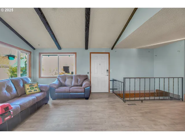 $700,000 | 10787 South Heinz Road, Canby, OR 97013