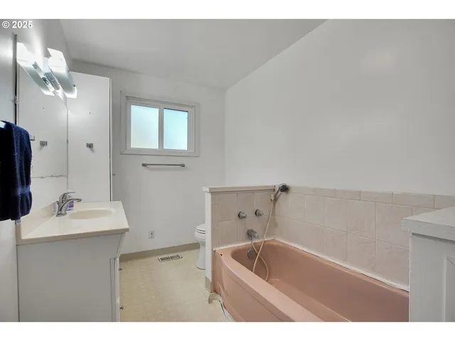 $700,000 | 10787 South Heinz Road, Canby, OR 97013