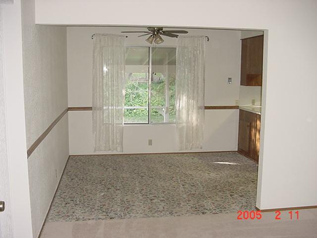 1760 Canyon Road Redding, CA 96001 - Photo 3 of 10 Dining room