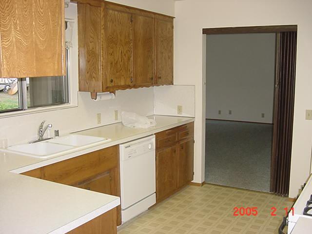 1760 Canyon Road Redding, CA 96001 - Photo 4 of 10 Kitchen 1