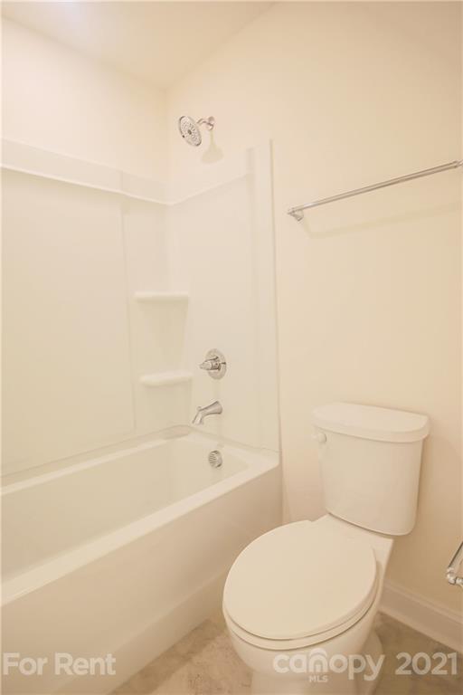 3005 Patchwork Court Fort Mill, SC 29708 - Photo 33 of 38 a bathroom with a toilet and a bathtub