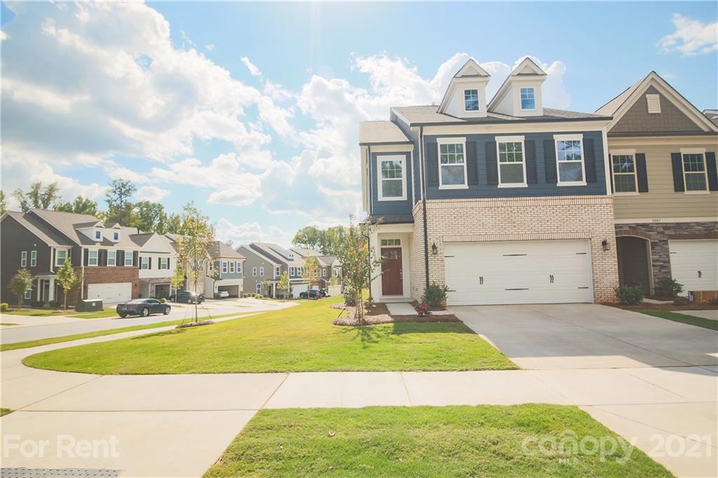 3005 Patchwork Court Fort Mill, SC 29708 - Photo 5 of 38 a front view of a house with a yard
