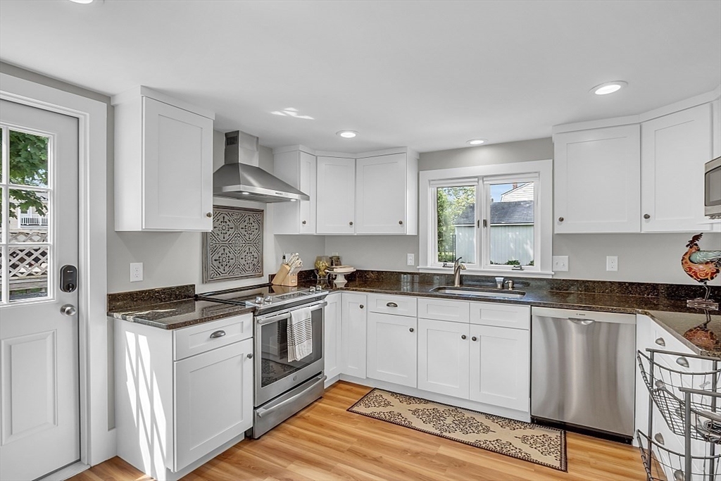 299 South Road Bedford, MA 01730 - Photo 6 of 39 Gallery Image 6