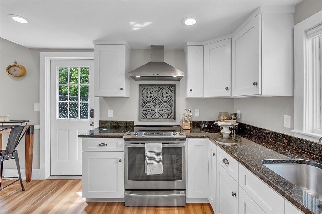 299 South Road Bedford, MA 01730 - Photo 7 of 39 Gallery Image 7