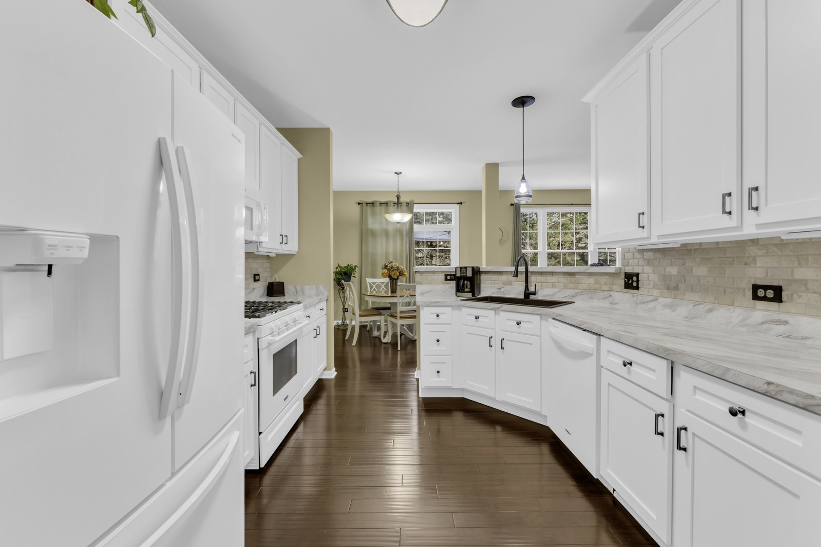 414 Bay Tree Circle Vernon Hills, IL 60061 - Photo 14 of 54