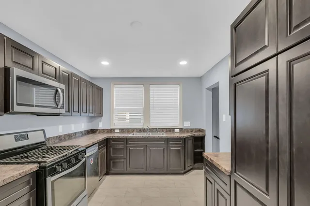 $247,500 | 1528 Thurston Avenue, Racine, WI 53405