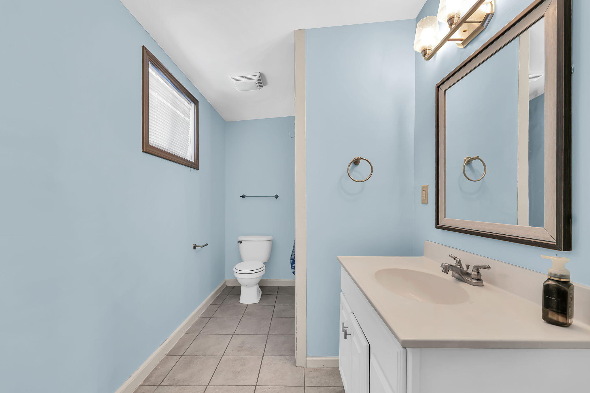 1528 Thurston Avenue Racine, WI 53405 - Photo 16 of 27 16-web-or-mls-1528 Thurston Ave Racine 1