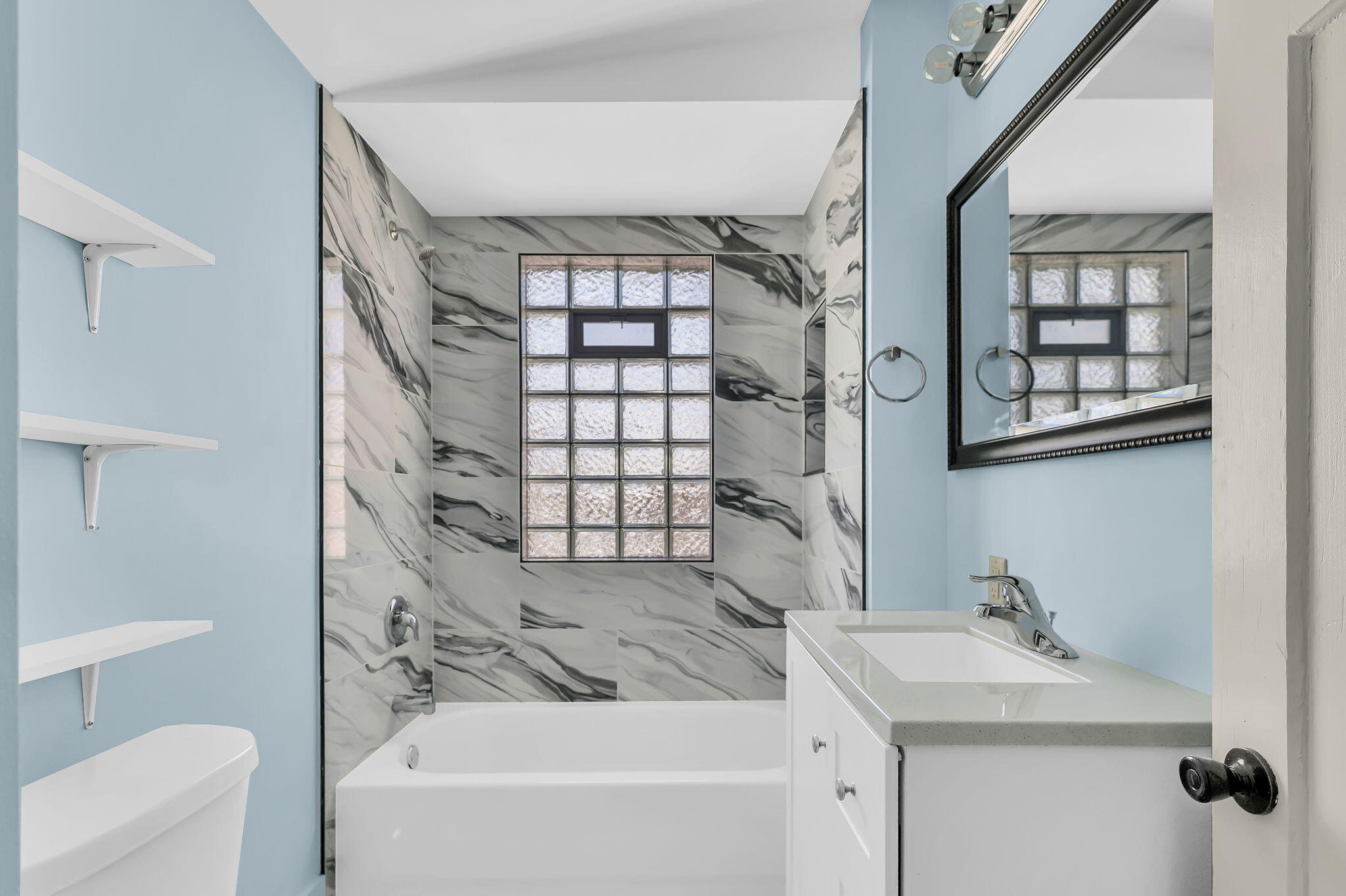 1528 Thurston Avenue Racine, WI 53405 - Photo 6 of 27 13-web-or-mls-1528 Thurston Ave Racine 1