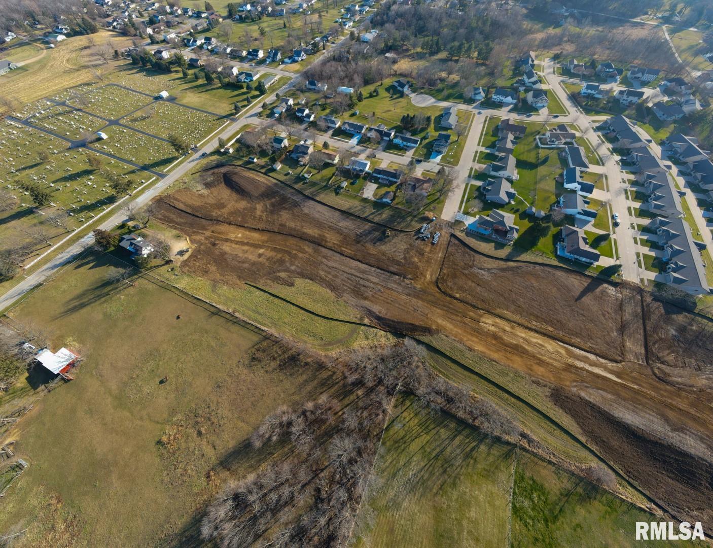 1824 Zara Clinton, IA 52732 - Photo 5 of 7 an aerial view of residential houses with outdoor space