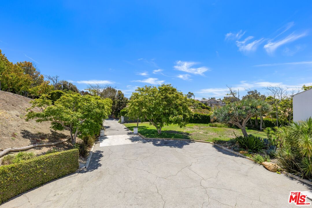 6081 Cavalleri Road Malibu, CA 90265 - Photo 12 of 52
