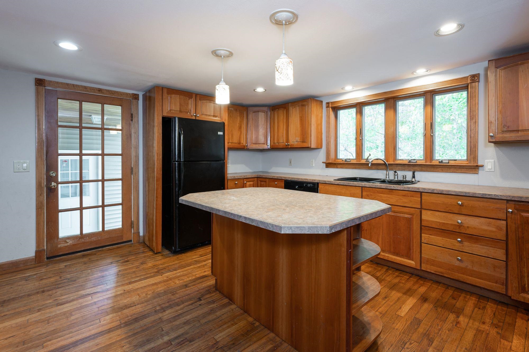 9 Worthley Road Derry, NH 03038 - Photo 16 of 40